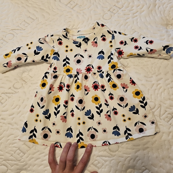 Mighty GOODS Dress - Picture 6 of 9